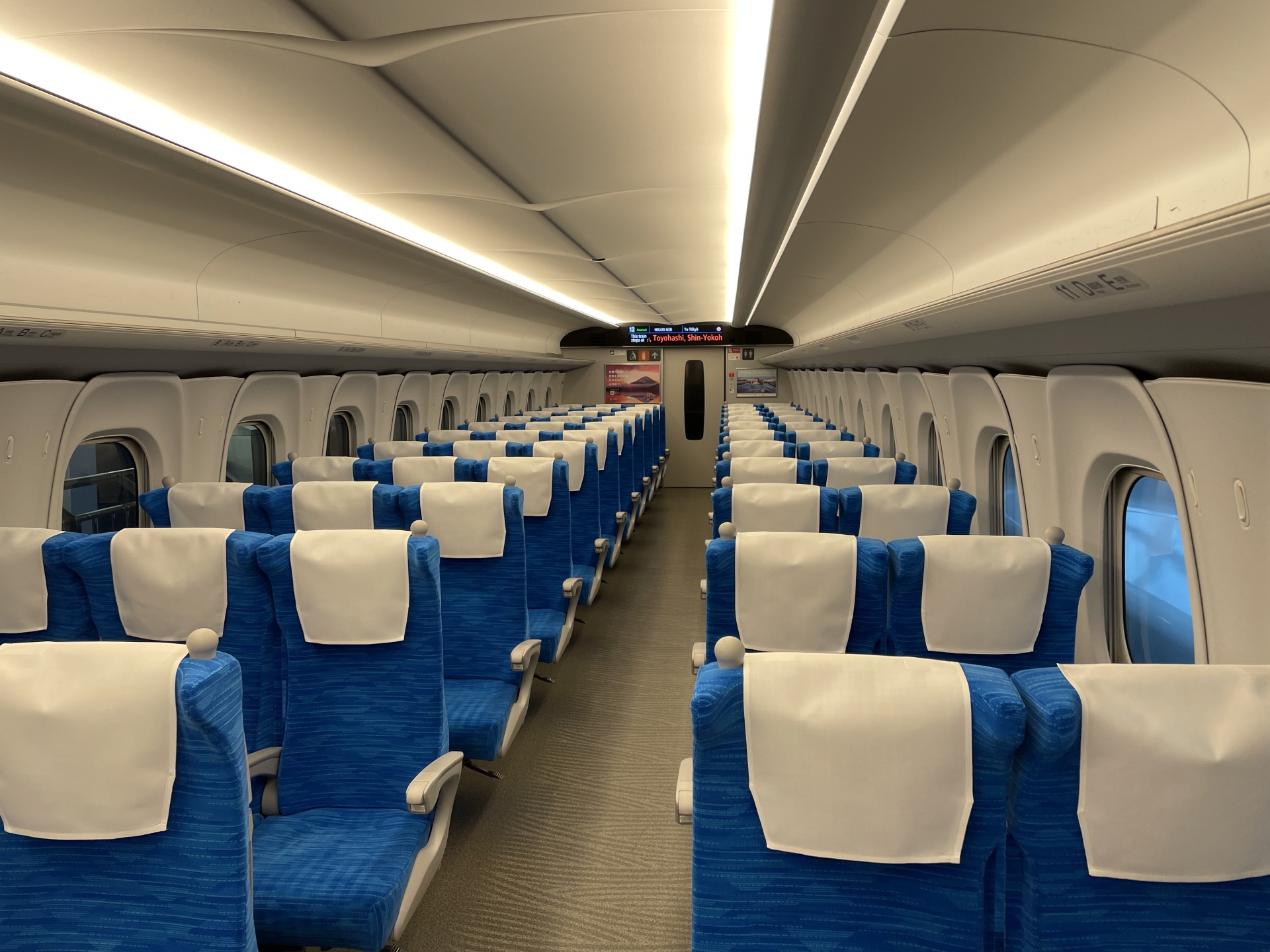 Get a Wider Seat for the Same Fare on the Shinkansen – Choose ”MIZUHO” or “SAKURA” Instead of “NOZOMI” Between Hakata and Osaka! n700s seat