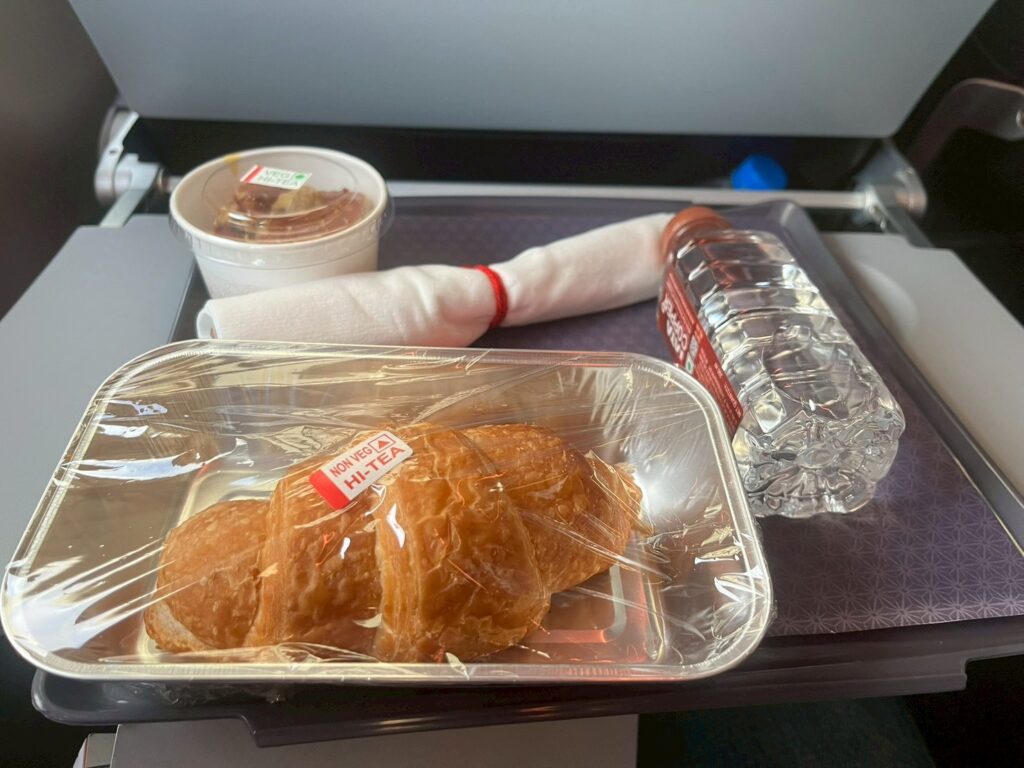 【Air India】 Flight Report: Jaipur to Delhi #A320neo / Premium Economy / Operated by Vistara jaipur (17)