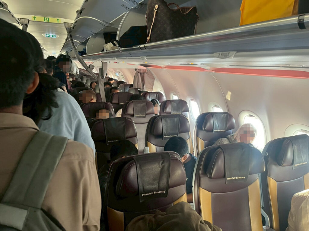 【Air India】 Flight Report: Jaipur to Delhi #A320neo / Premium Economy / Operated by Vistara jaipur (29)